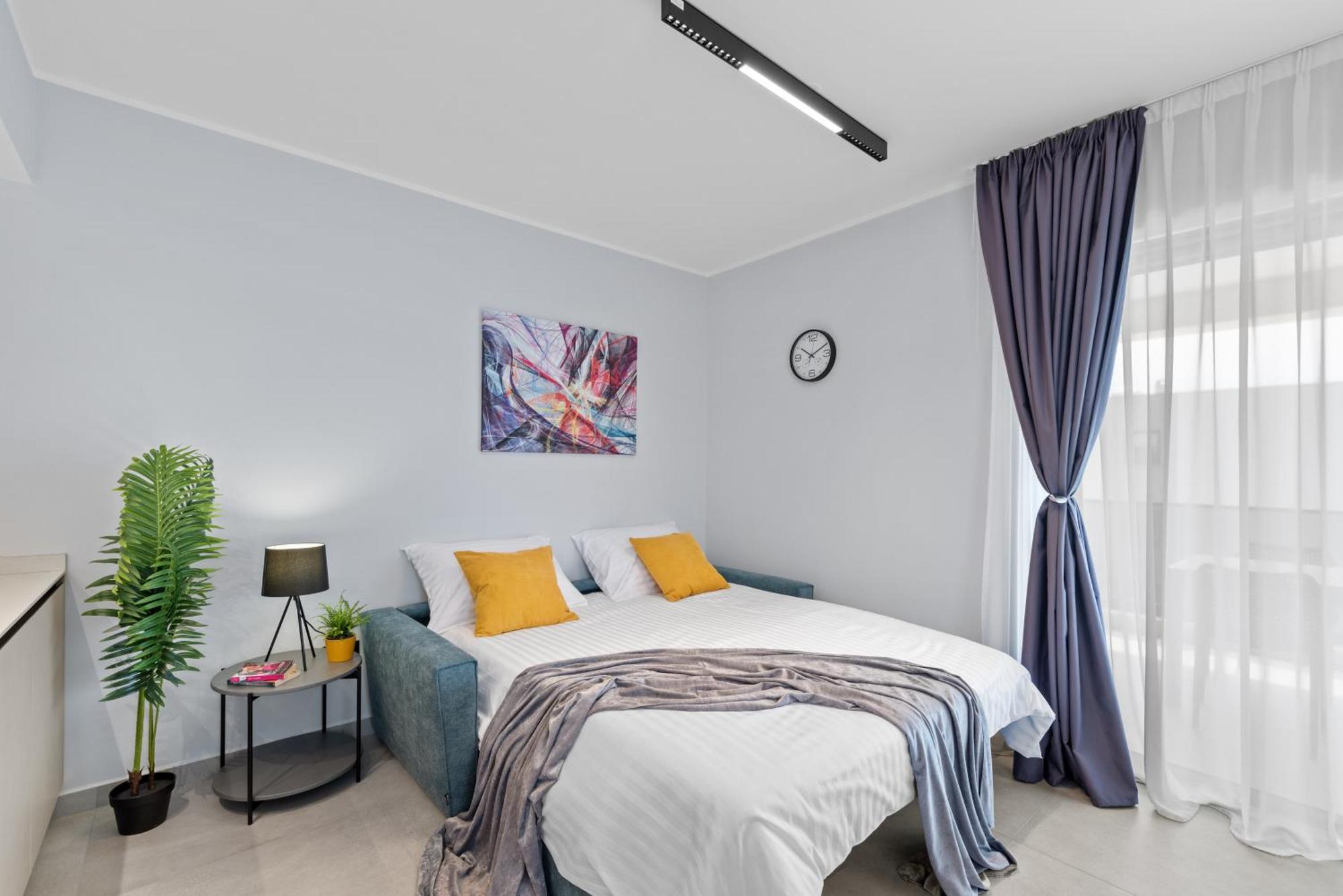 Alex Luxury Apartments Ровин Екстериор снимка