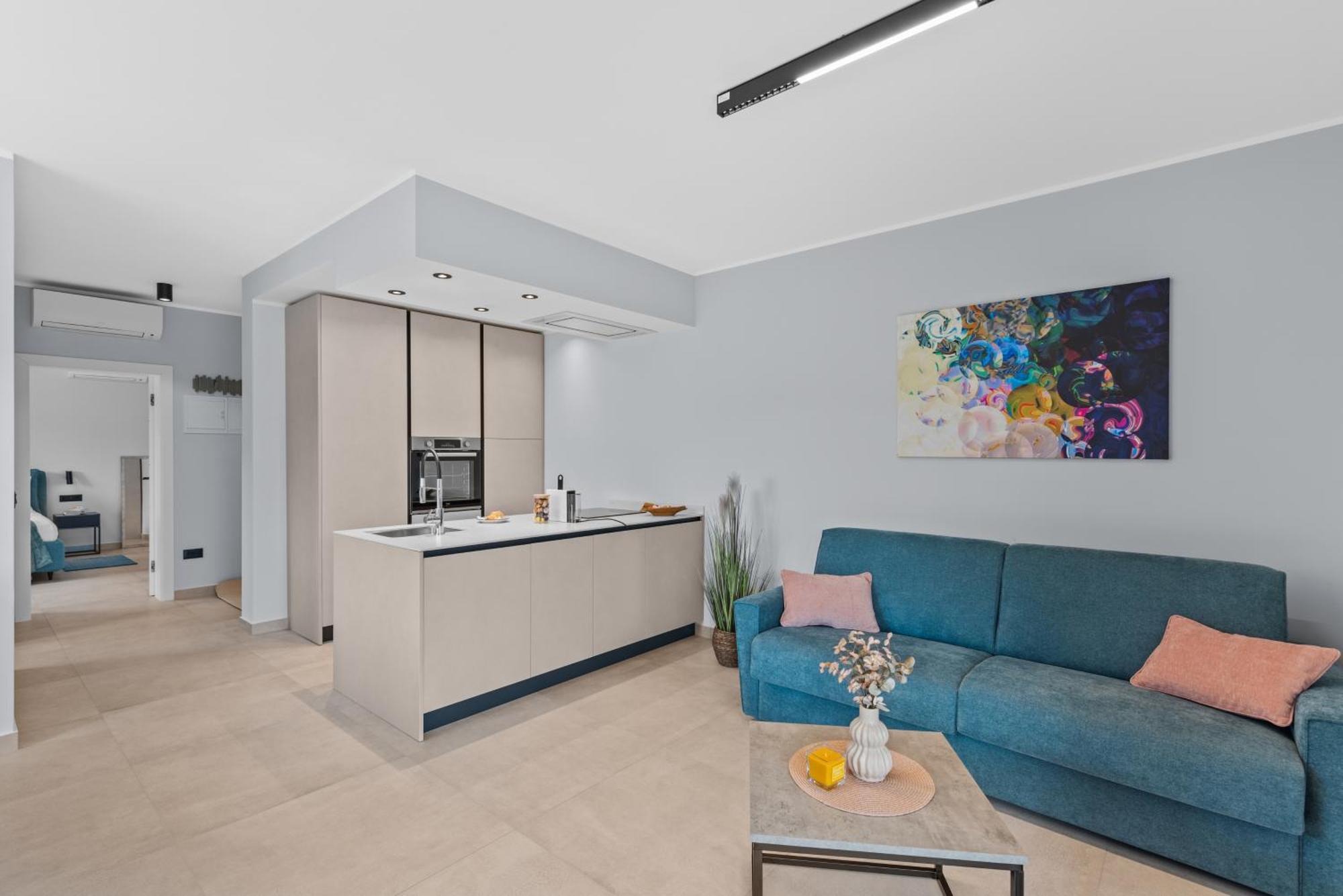 Alex Luxury Apartments Ровин Екстериор снимка