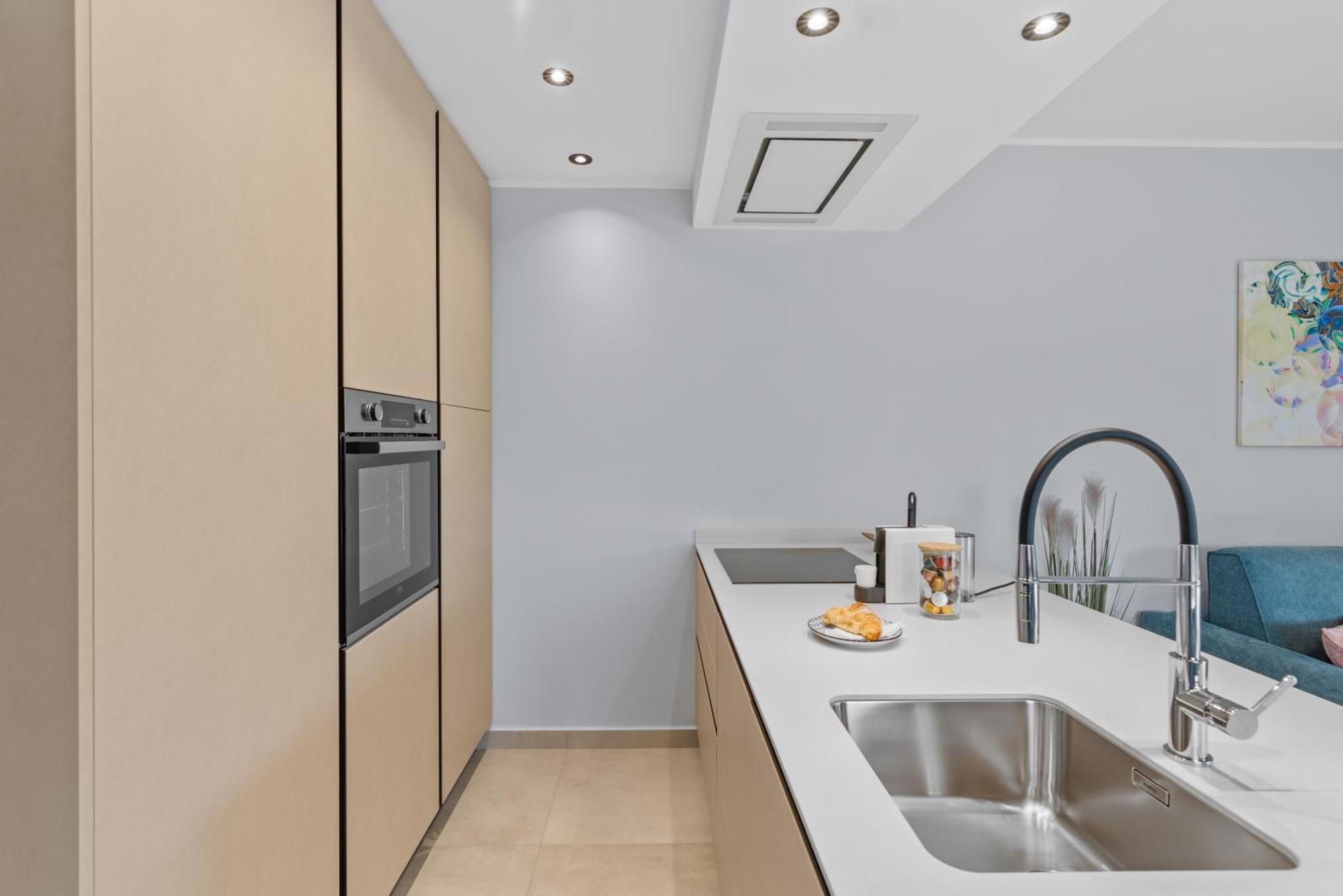 Alex Luxury Apartments Ровин Екстериор снимка