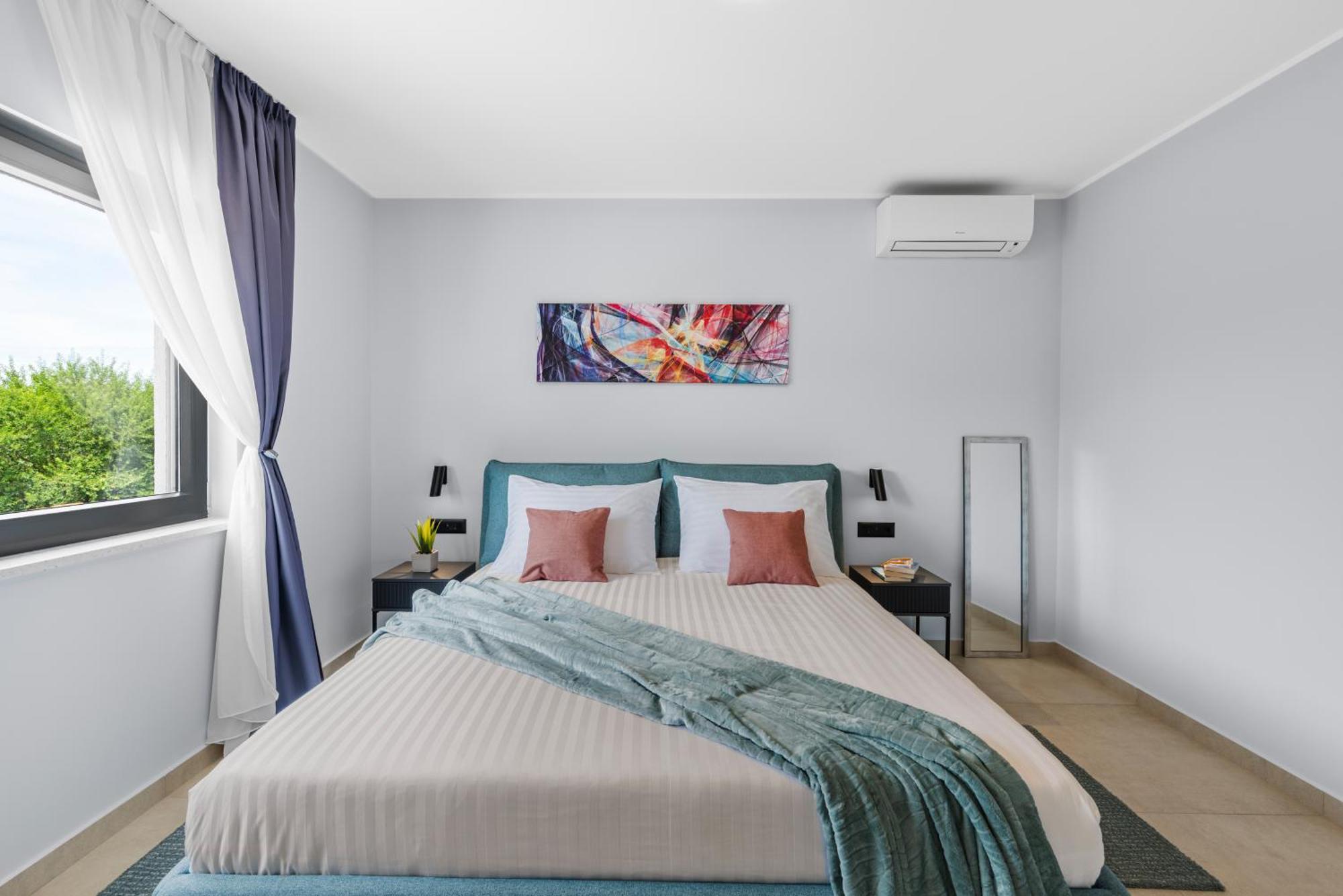 Alex Luxury Apartments Ровин Екстериор снимка