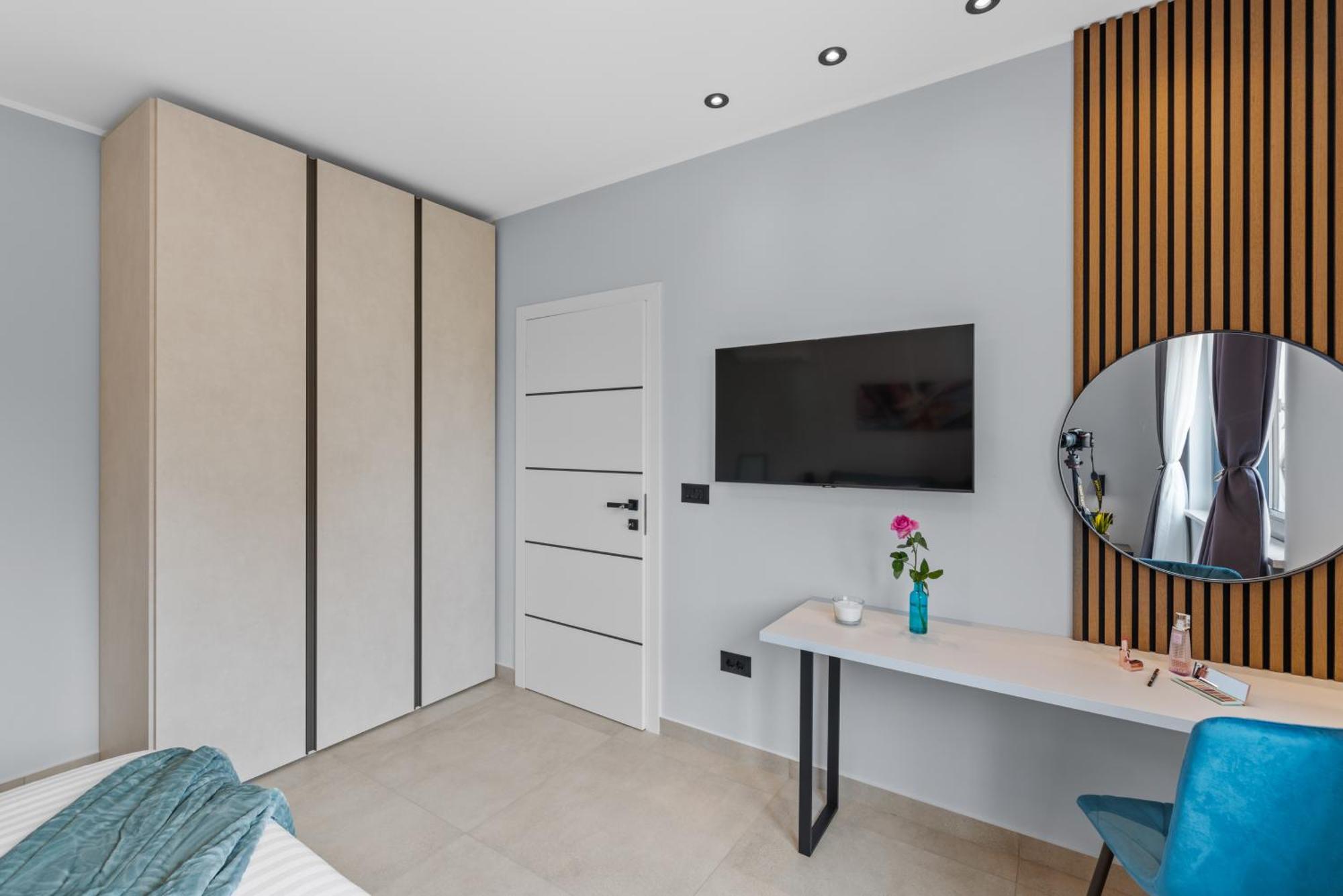 Alex Luxury Apartments Ровин Екстериор снимка