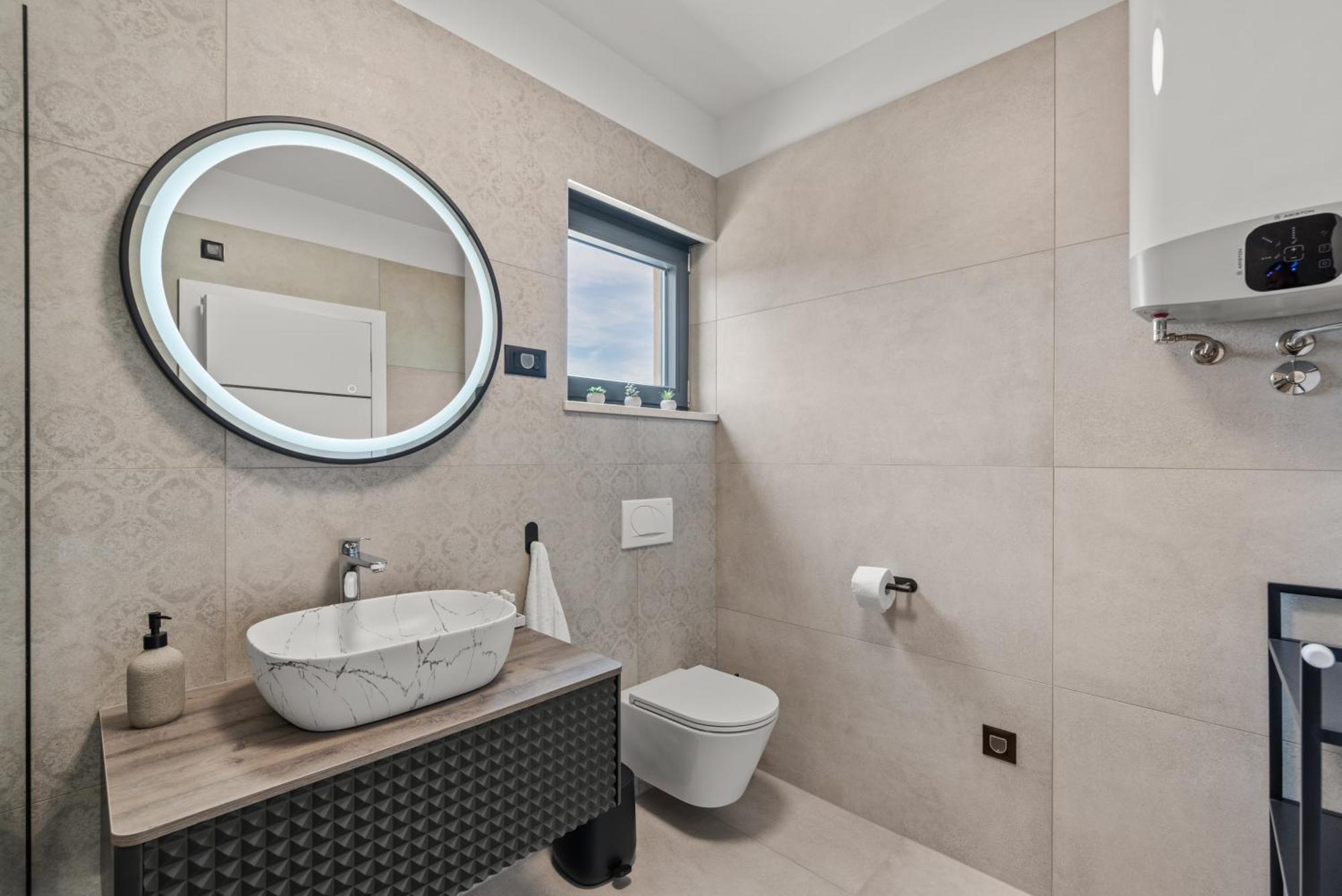 Alex Luxury Apartments Ровин Екстериор снимка