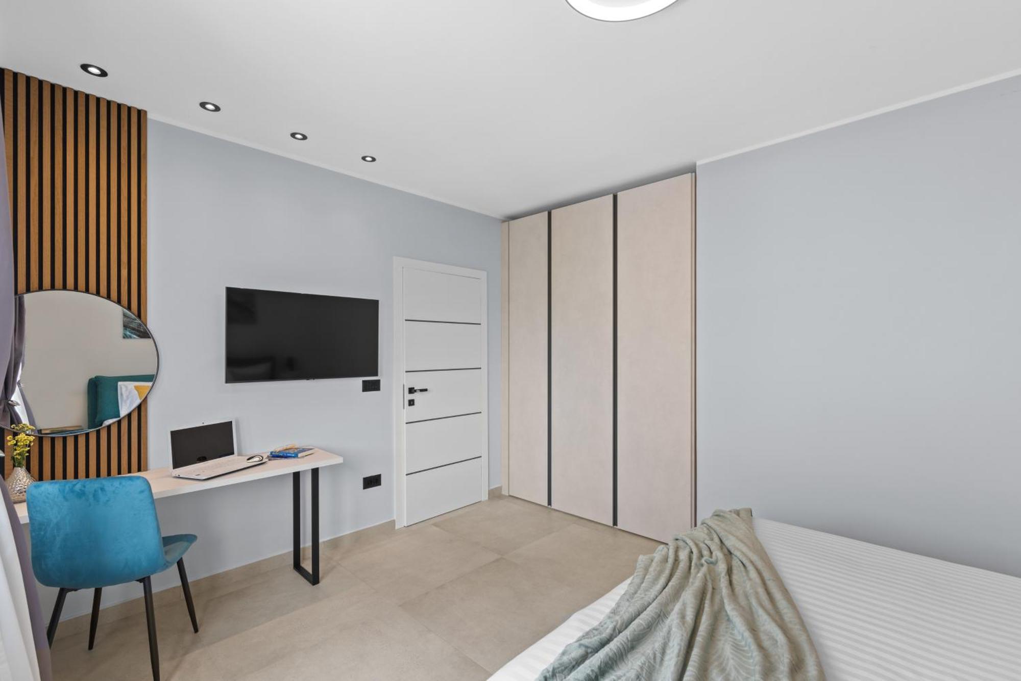 Alex Luxury Apartments Ровин Екстериор снимка