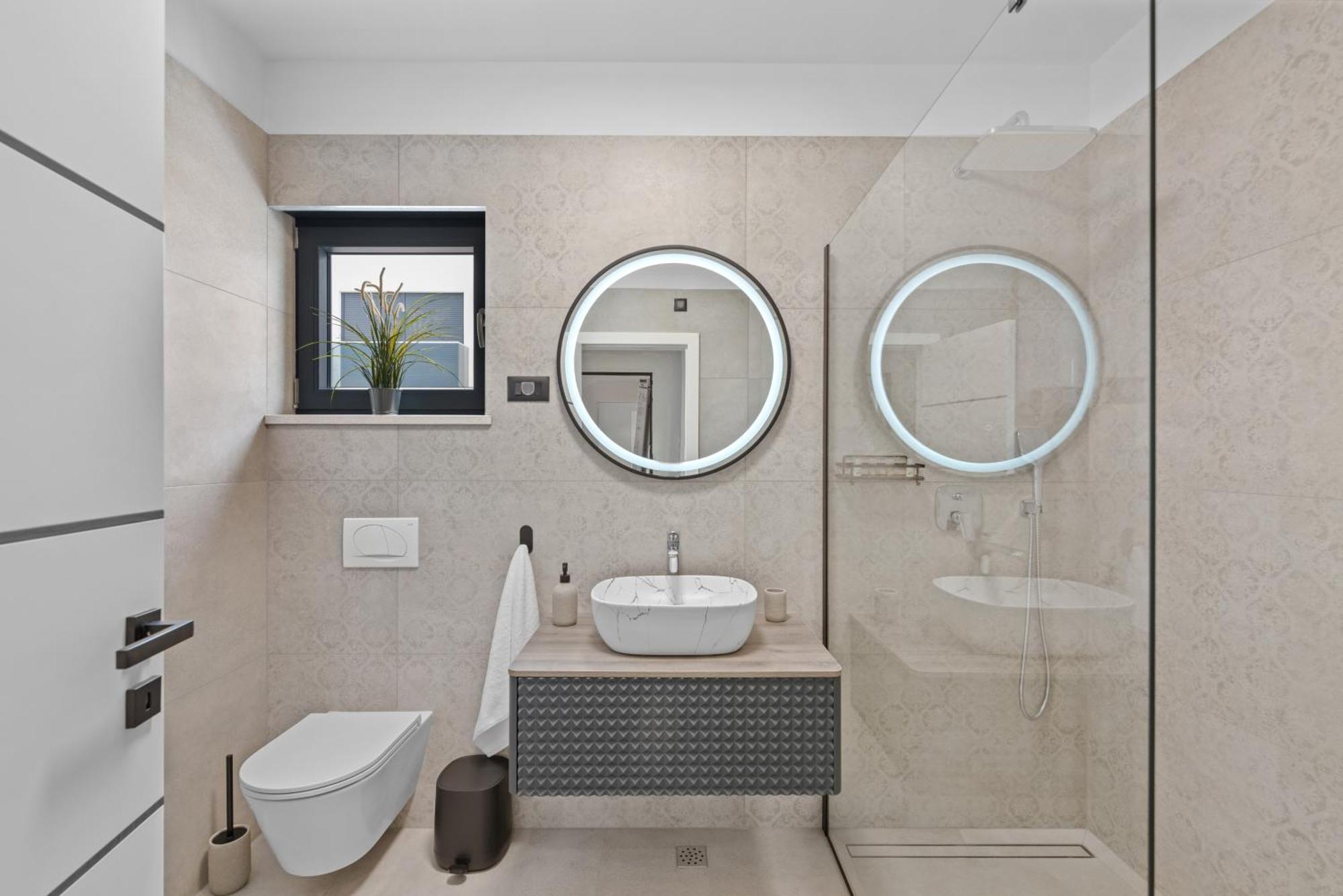 Alex Luxury Apartments Ровин Екстериор снимка