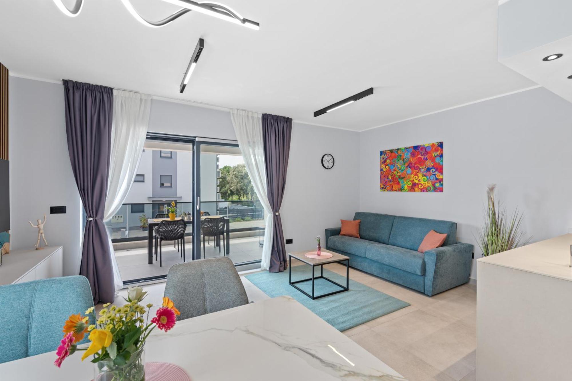 Alex Luxury Apartments Ровин Екстериор снимка
